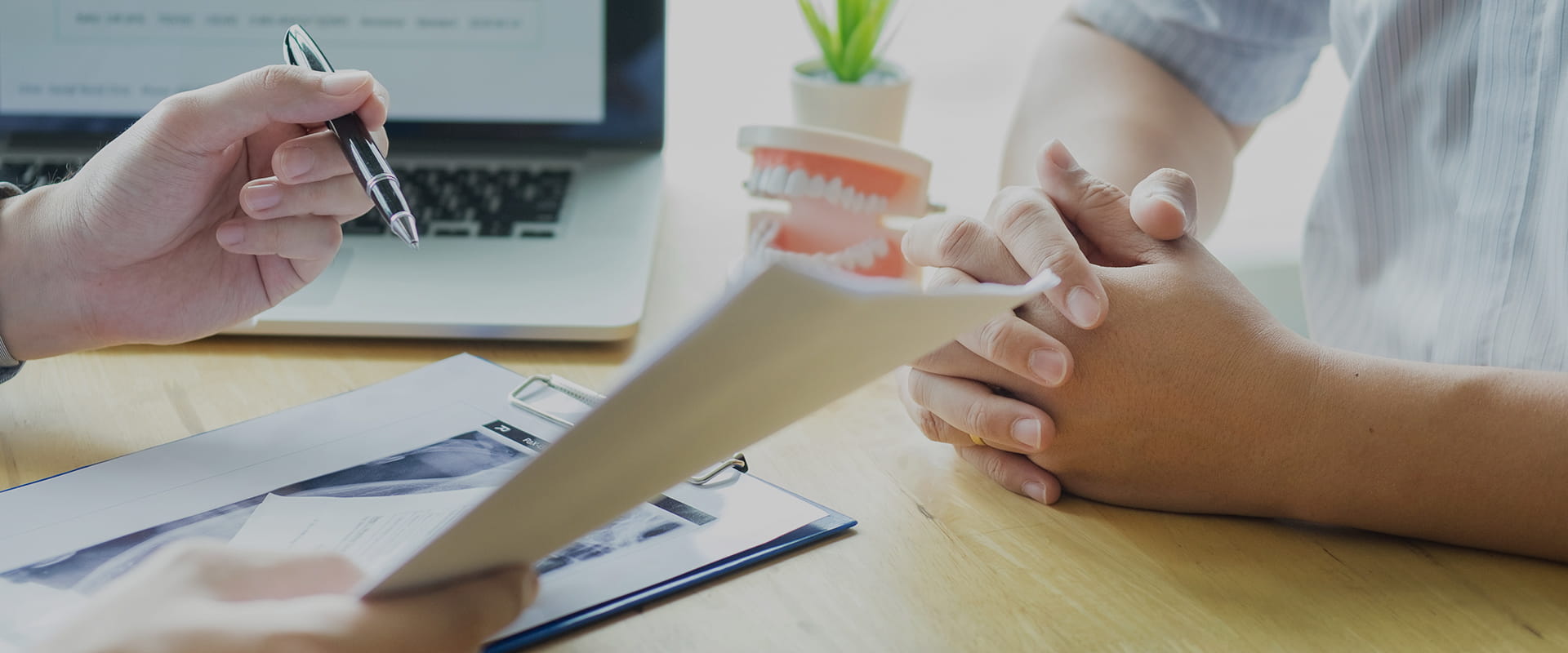 綿密な治療計画と安心・納得の説明。長野県松本市女鳥羽の歯科・歯医者でインプラント治療なら平沼歯科医院へご相談を